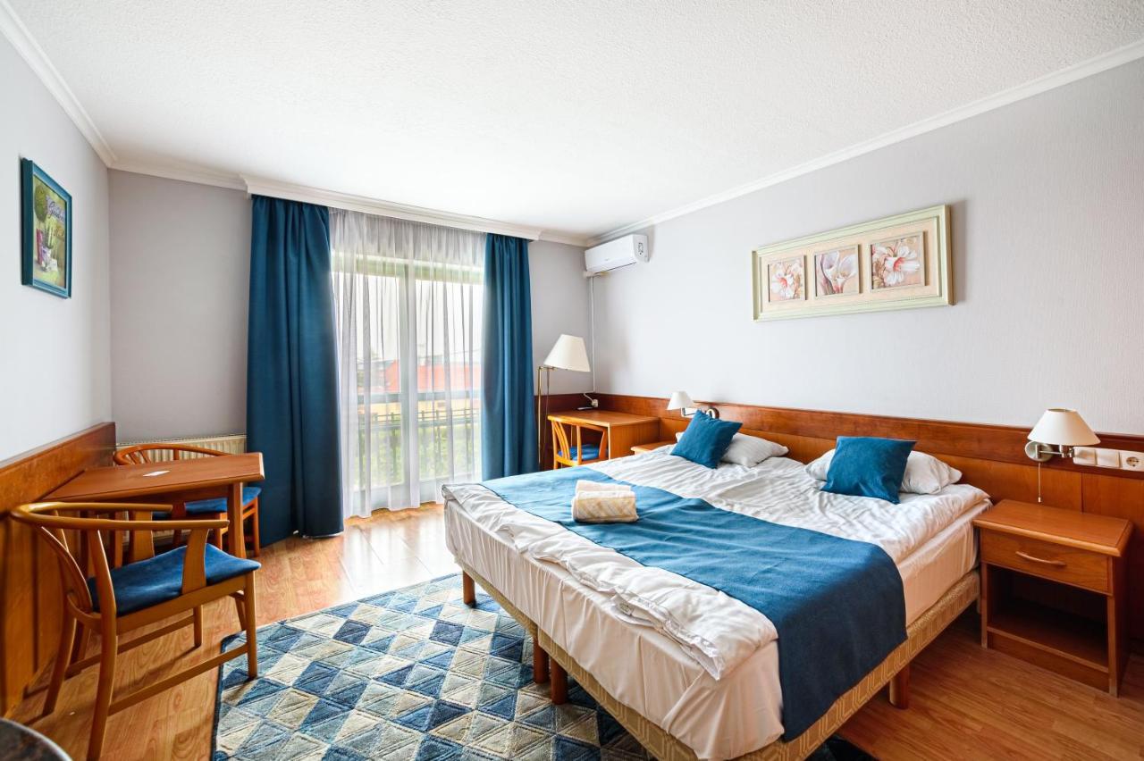 Holiday Club Apartman Hotel Хевиз Экстерьер фото