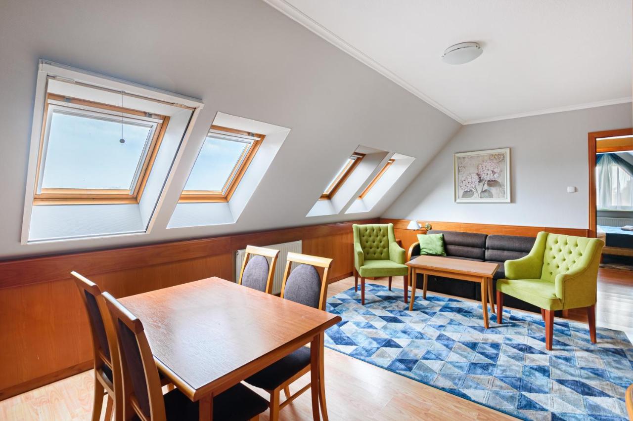 Holiday Club Apartman Hotel Хевиз Экстерьер фото