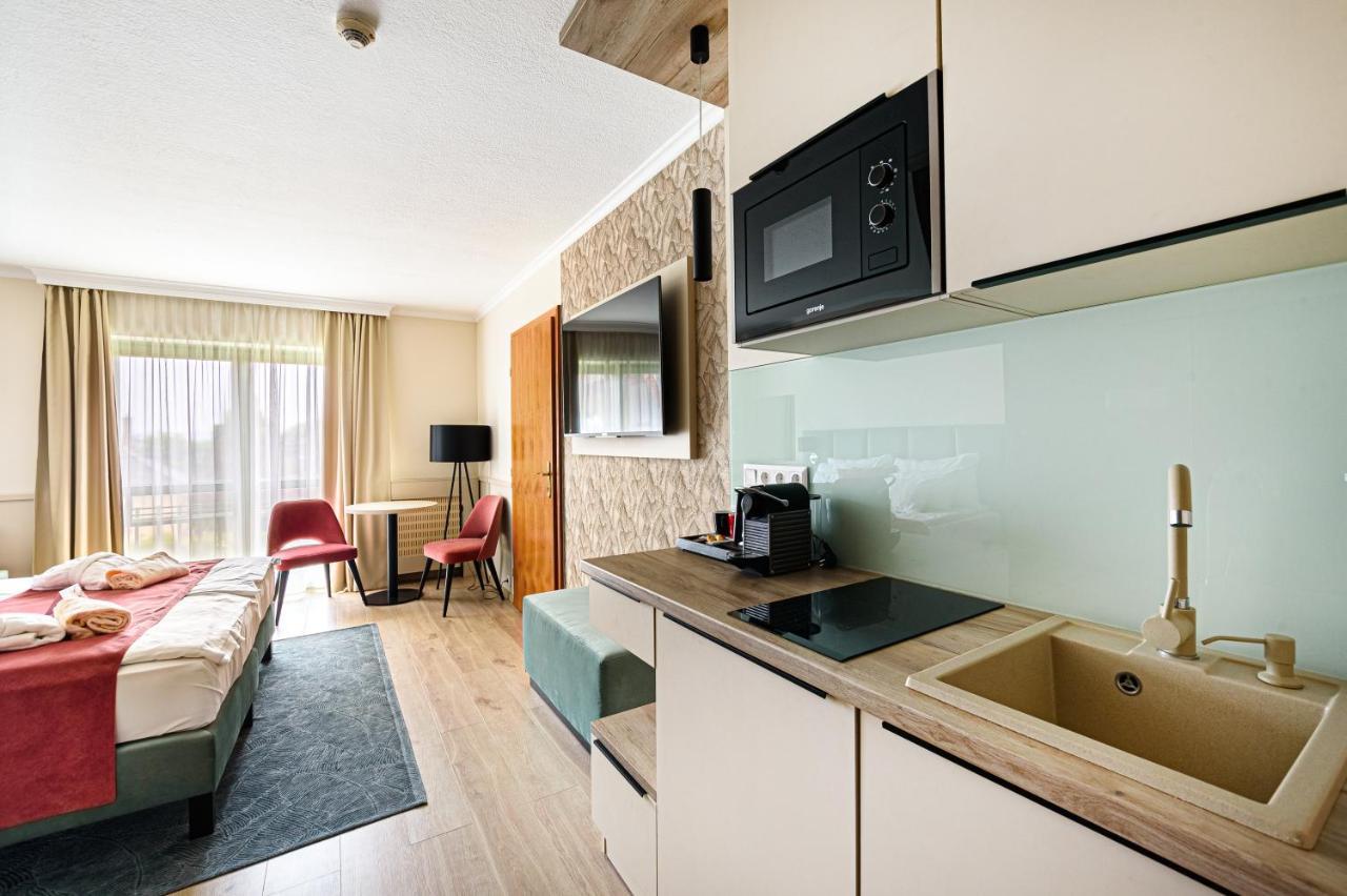 Holiday Club Apartman Hotel Хевиз Экстерьер фото