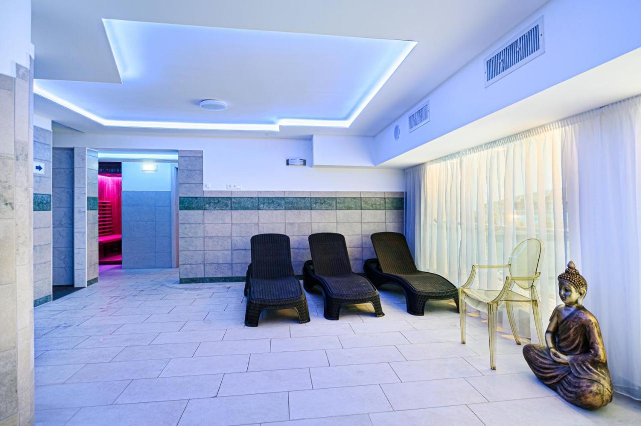 Holiday Club Apartman Hotel Хевиз Экстерьер фото