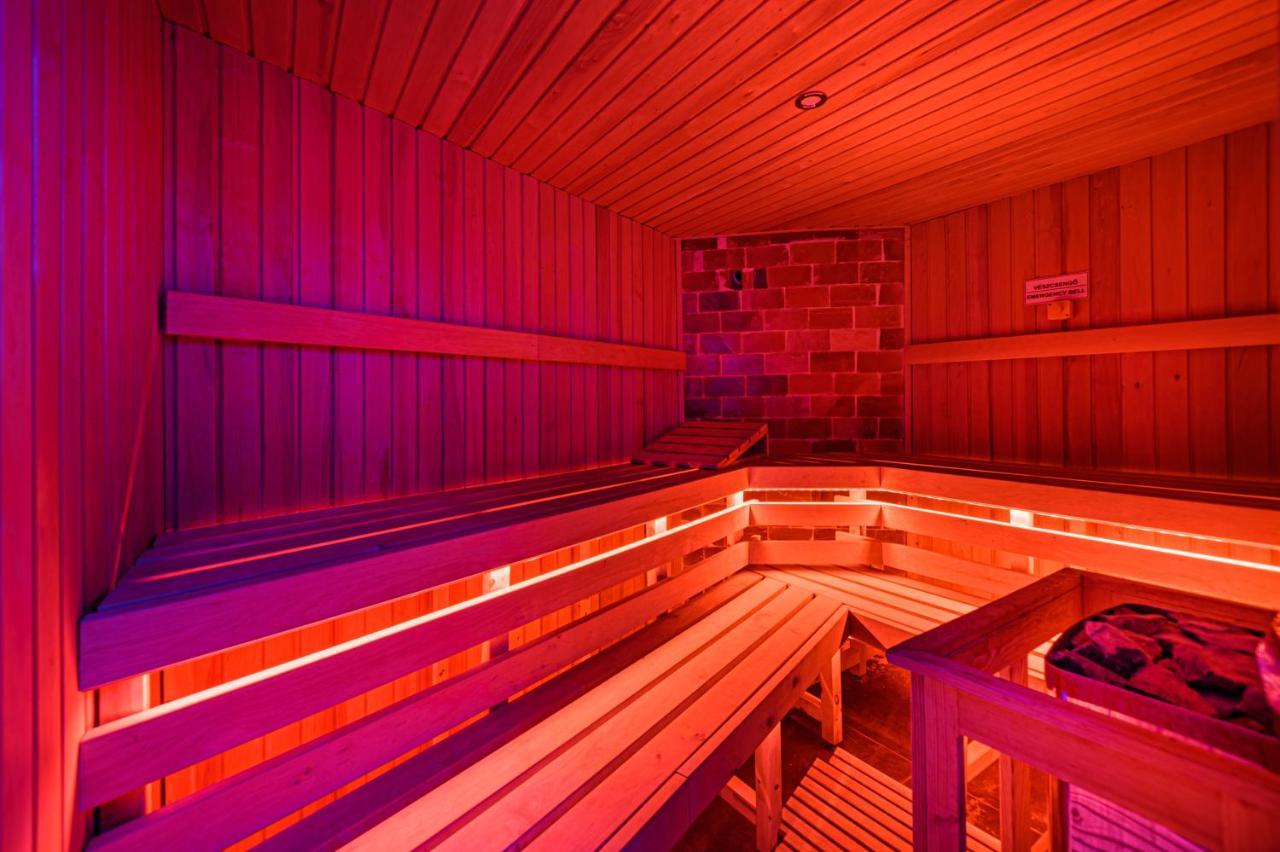 Holiday Club Apartman Hotel Хевиз Экстерьер фото
