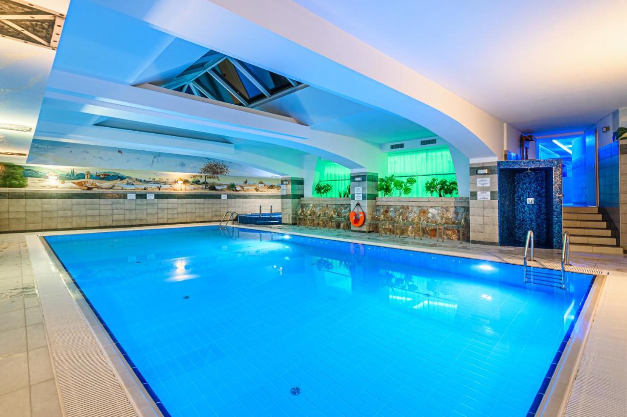 Holiday Club Apartman Hotel Хевиз Экстерьер фото
