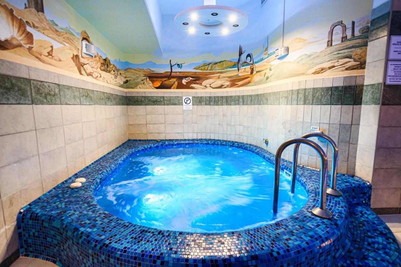 Holiday Club Apartman Hotel Хевиз Экстерьер фото