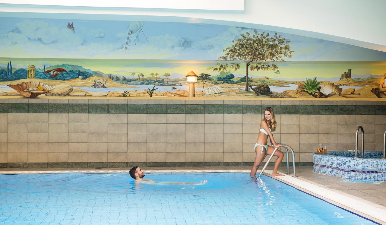 Holiday Club Apartman Hotel Хевиз Экстерьер фото