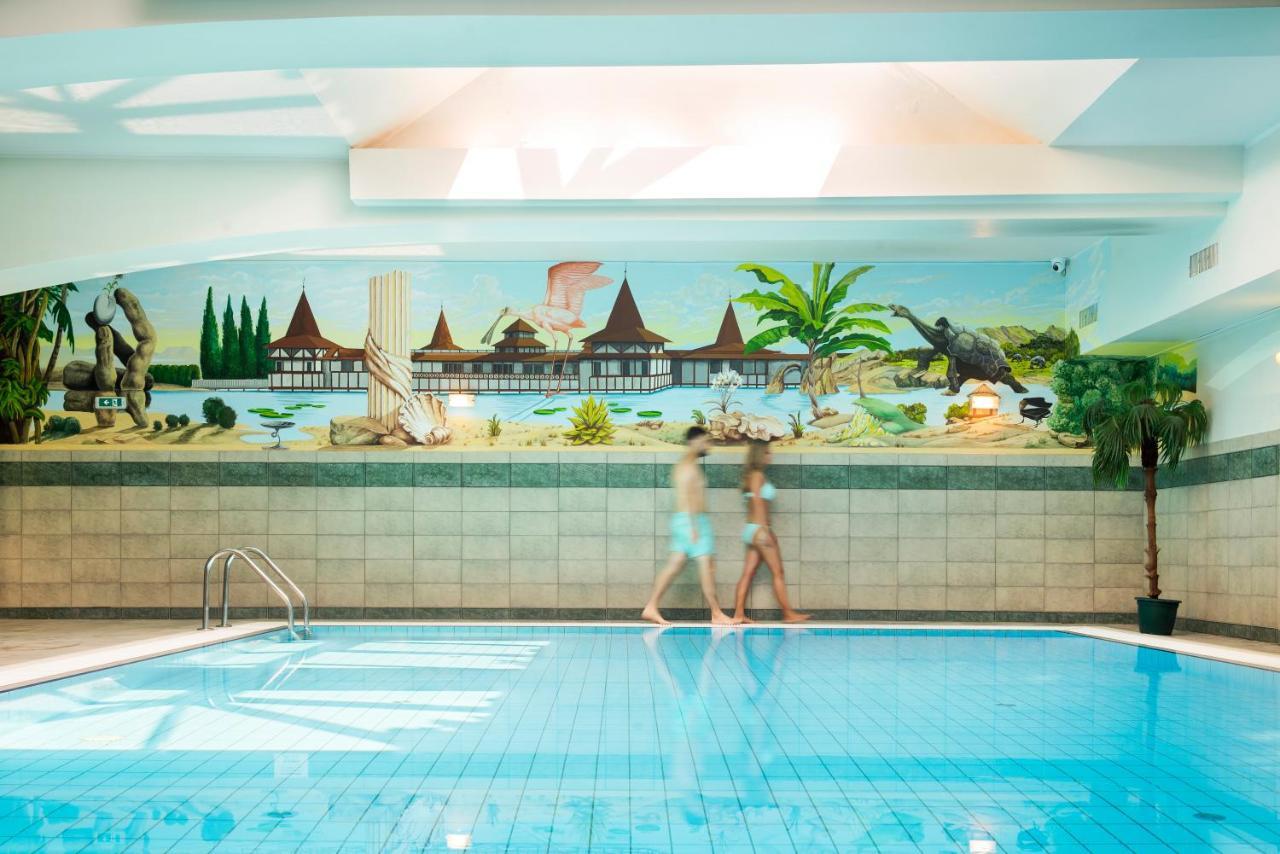Holiday Club Apartman Hotel Хевиз Экстерьер фото