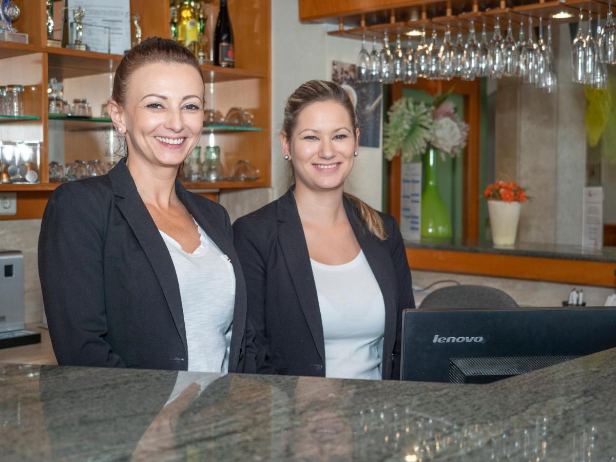 Holiday Club Apartman Hotel Хевиз Экстерьер фото