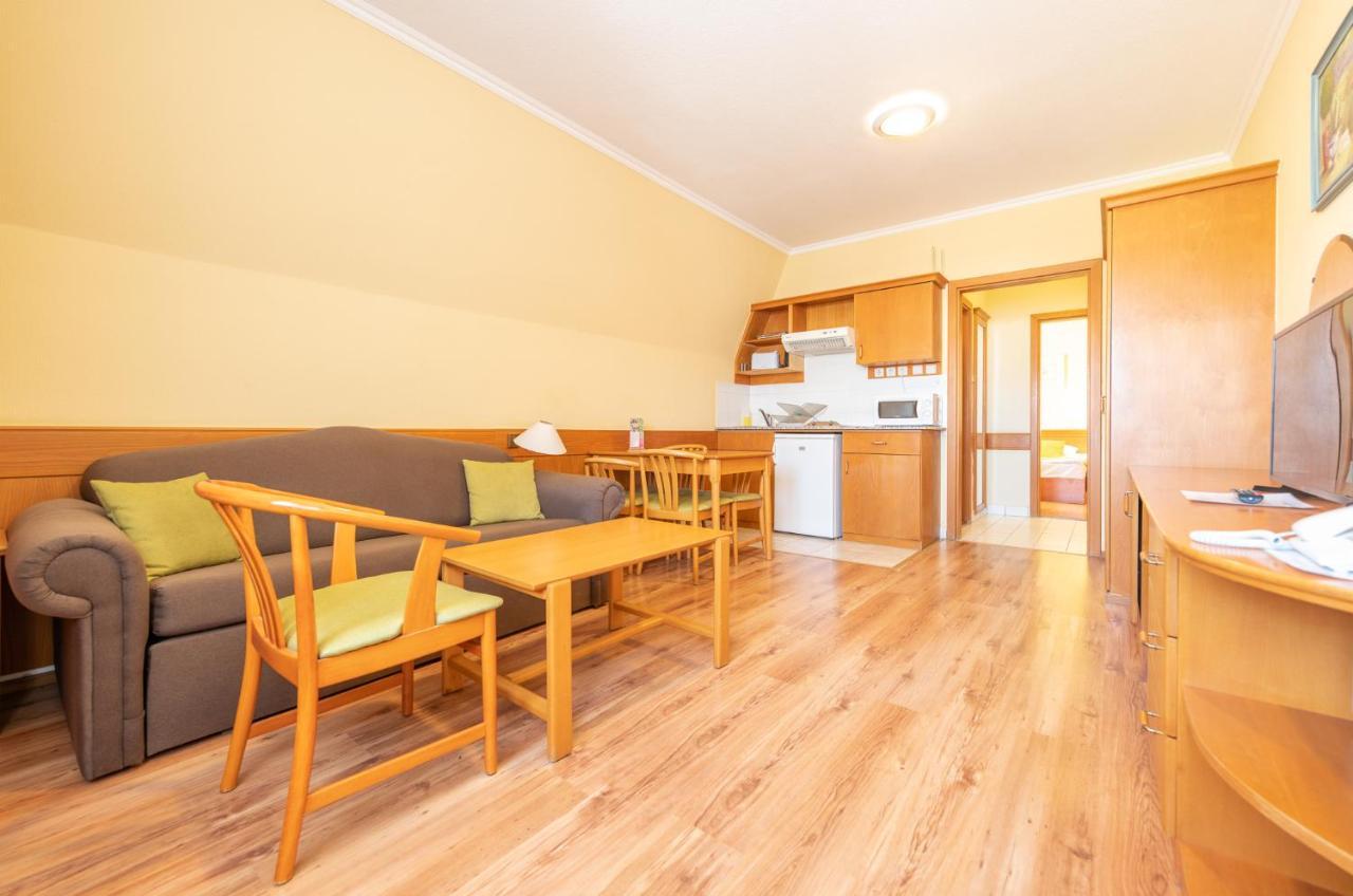 Holiday Club Apartman Hotel Хевиз Экстерьер фото